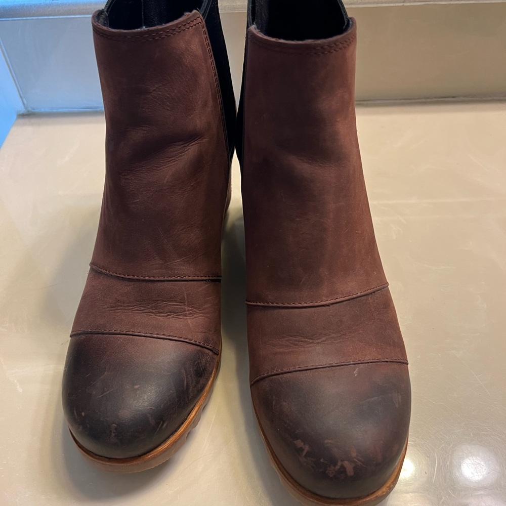 SOREL Joan of Arctic chelsea brown waterproof leather wedge boots size 11